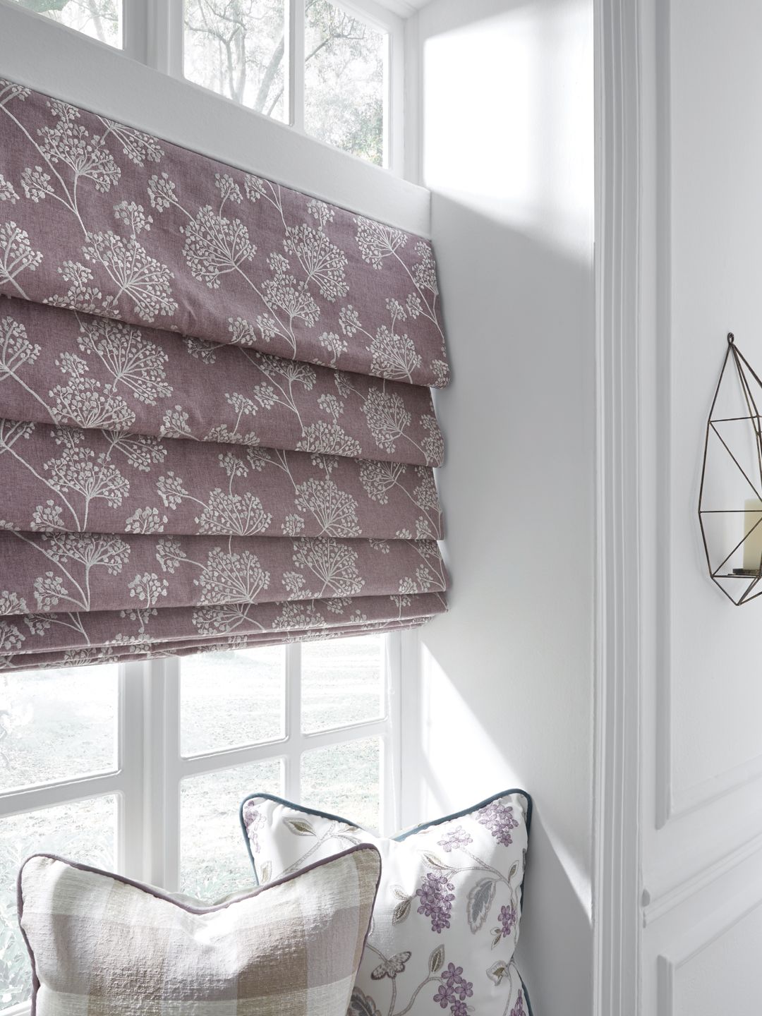 hobbled-roman-shade-entryway-purple-and-white-floral-pattern-fabric